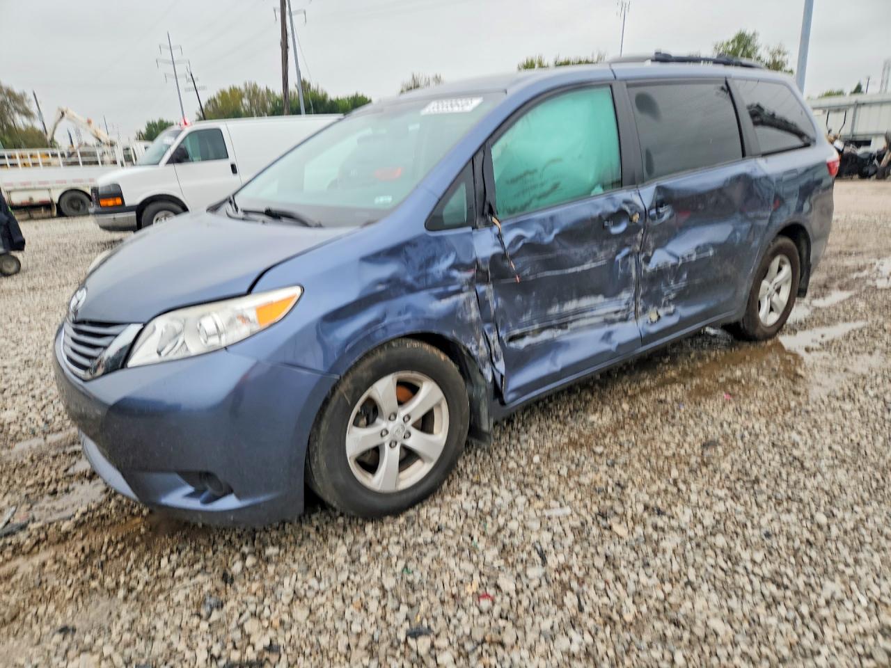 2017 TOYOTA SIENNA LE | 5TDKZ3DC5HS837954 | UPCARS