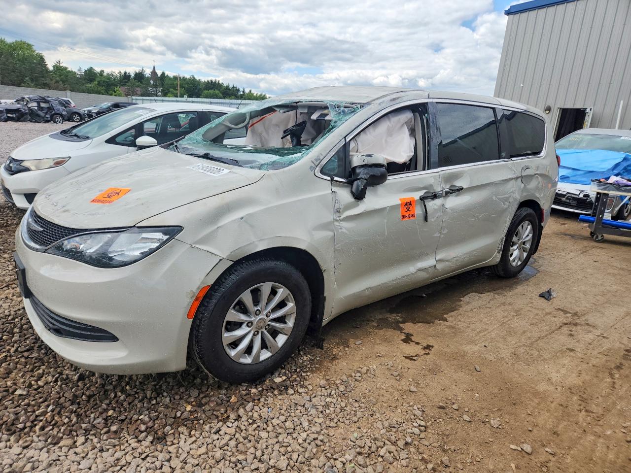 2017 CHRYSLER PACIFICA TOURING | 2C4RC1DG0HR636012 | UPCARS
