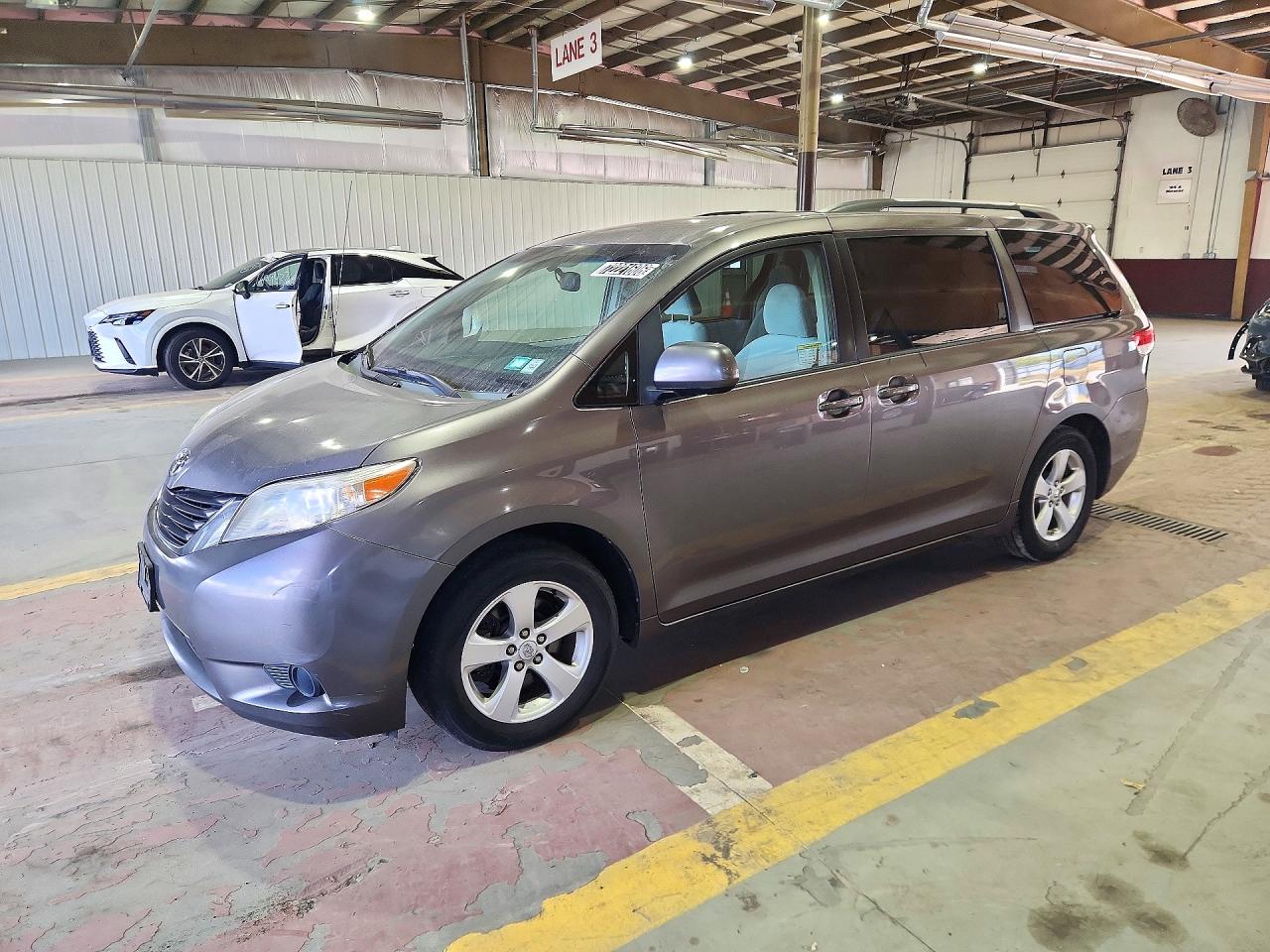 2011 TOYOTA SIENNA LE | 5TDKK3DC4BS049257 | UPCARS