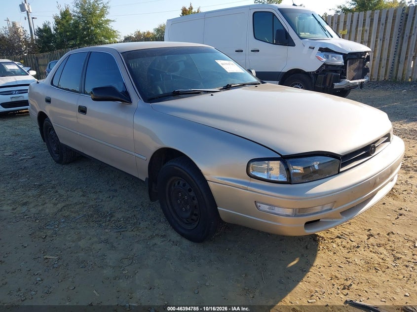 1992 TOYOTA CAMRY LE | 4T1SK12E7NU138356 | UPCARS