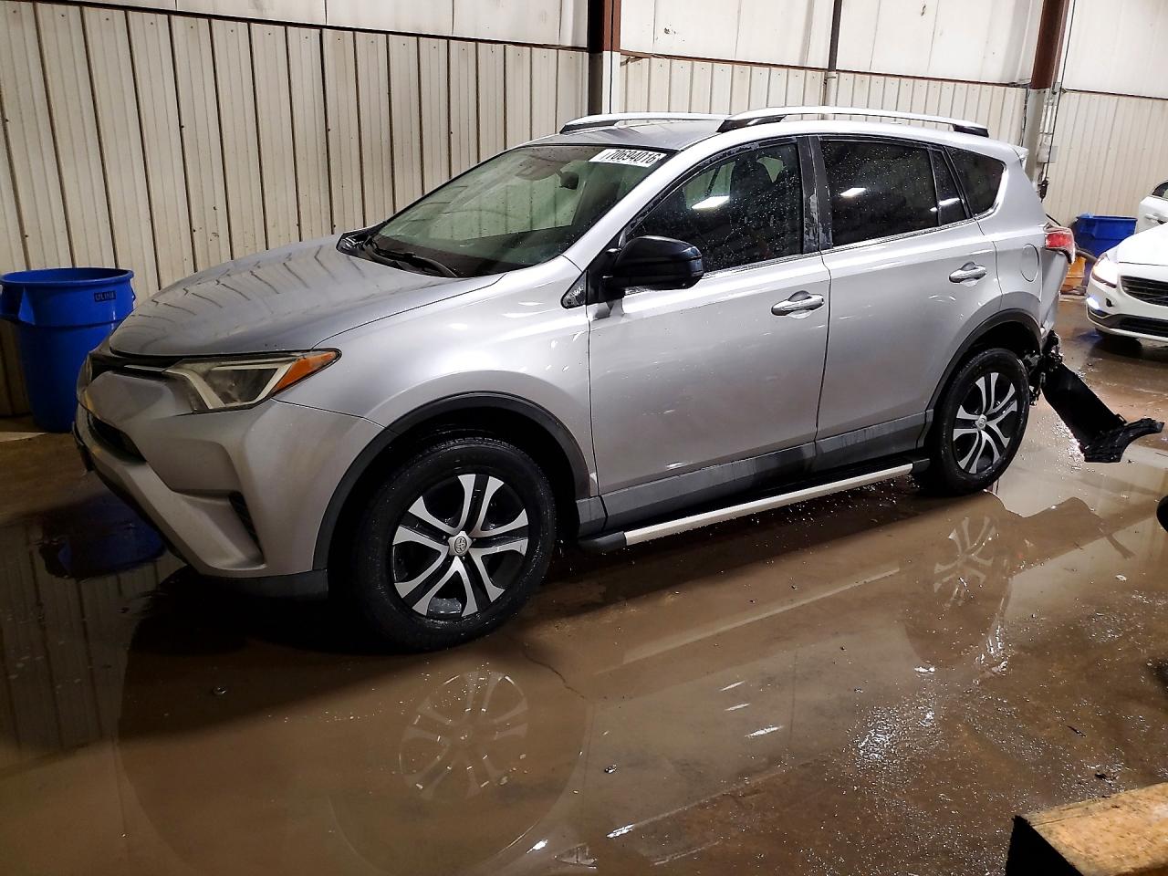 2018 TOYOTA RAV4 LE | 2T3BFREV1JW711445 | UPCARS
