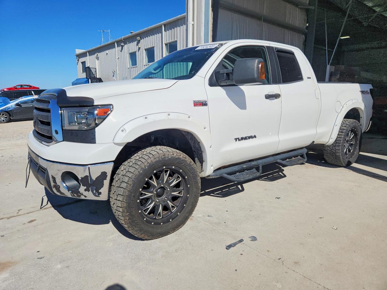 2011 TOYOTA TUNDRA DOUBLE CAB SR5 | 5TFUW5F12BX180010 | UPCARS