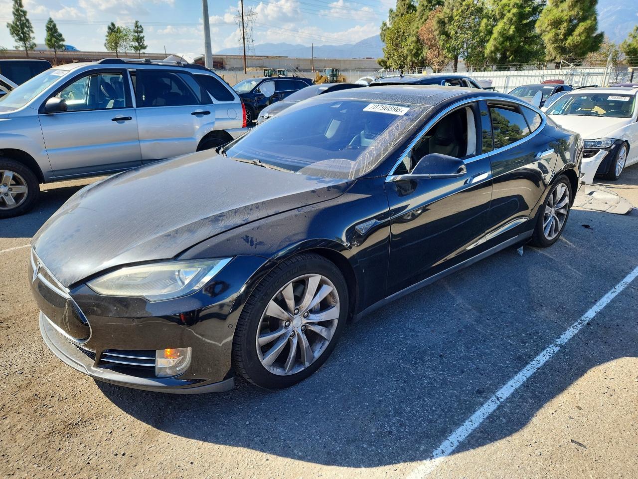2015 TESLA MODEL S 85D | 5YJSA1H28FF082636 | UPCARS