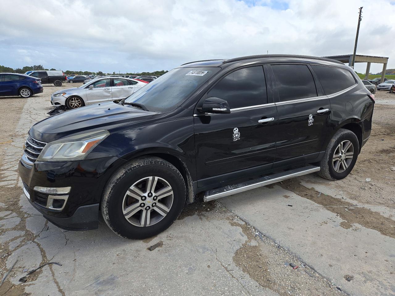 2017 CHEVROLET TRAVERSE LT | 1GNKRHKDXHJ301143 | UPCARS