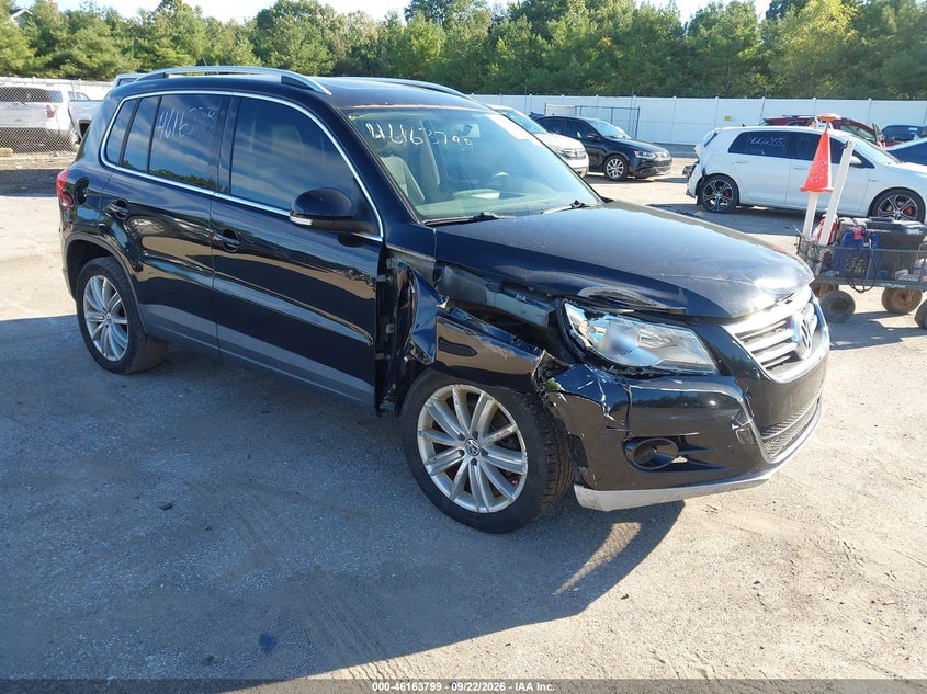 2010 VOLKSWAGEN TIGUAN WOLFSBURG | WVGBV7AX4AW533364 | UPCARS