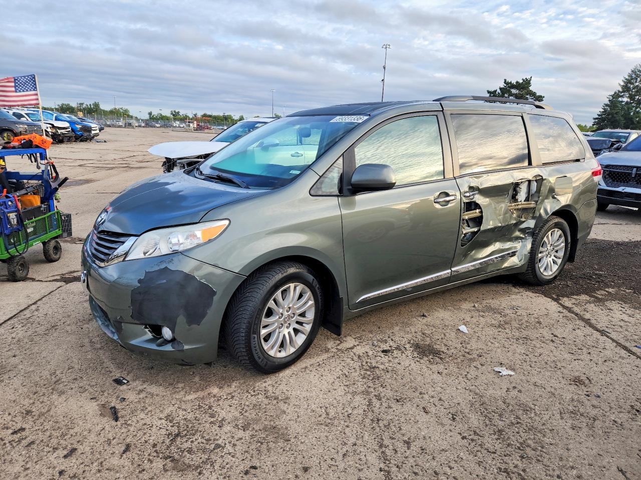 2014 TOYOTA SIENNA XLE 8-PASSENGER | 5TDYK3DCXES409386 | UPCARS