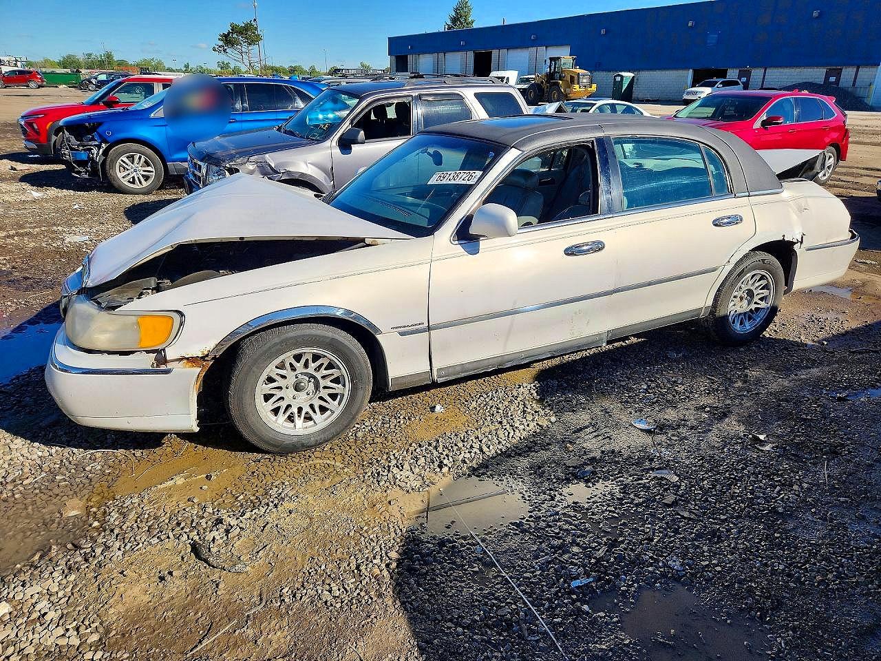1998 LINCOLN TOWNCAR SIGNATURE | 1LNFM82W1WY692323 | UPCARS