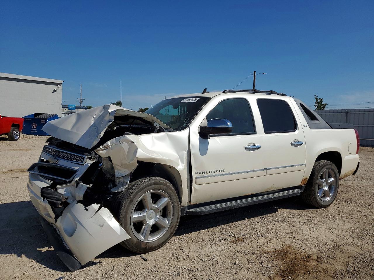 2011 CHEVROLET AVALANCHE LTZ | 3GNTKGE35BG109434 | UPCARS