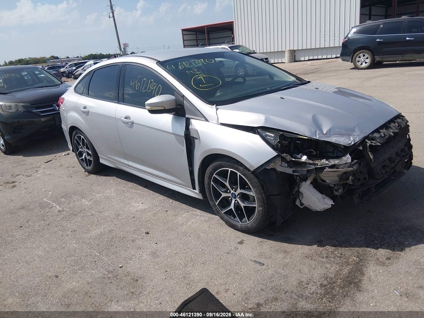 2015 FORD FOCU SE | 1FADP3F22FL299401 | UPCARS