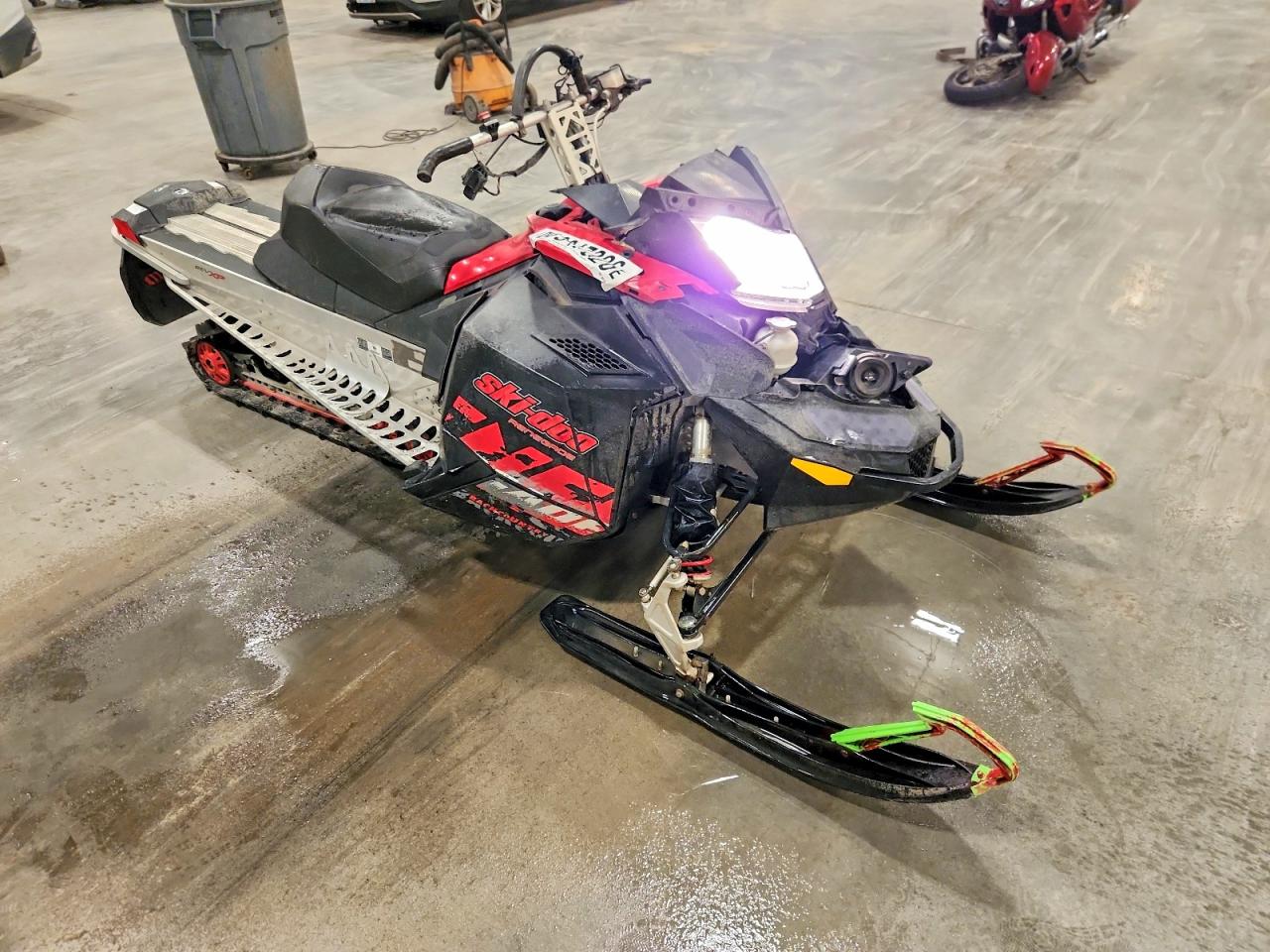 2011 SKIDOO RENEGAD SNOWMOBILE | 2BPSUGBA4BV000126 | UPCARS