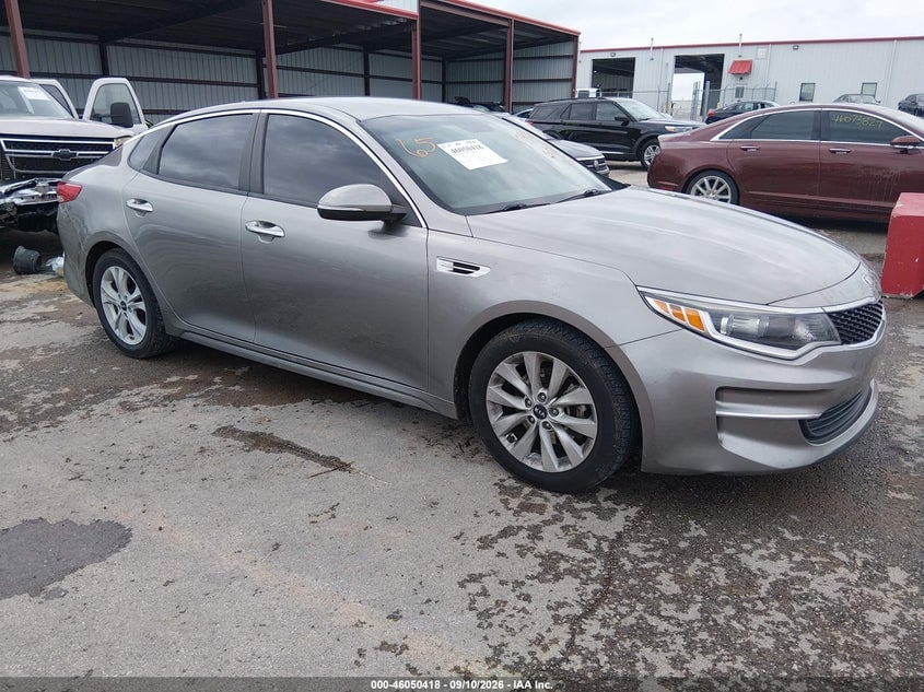 2018 KIA OPTIMA LX | 5XXGT4L3XJG257346 | UPCARS