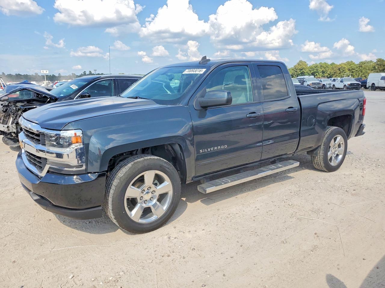 2018 CHEVROLET SILVERADO C1500 LT | 1GCRCREC8JZ318015 | UPCARS