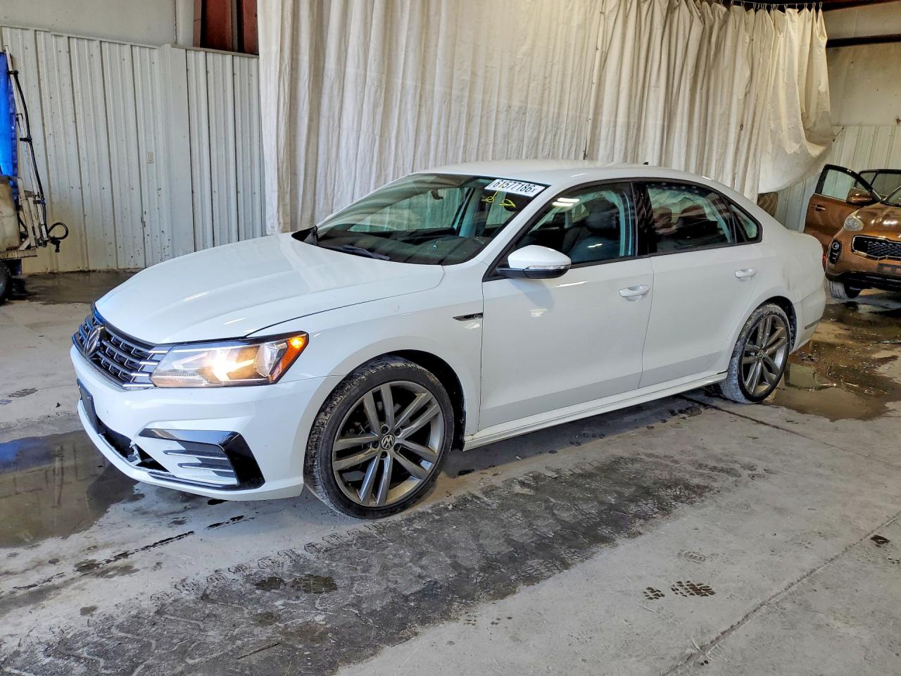 2018 VOLKSWAGEN PASSAT S | 1VWAA7A33JC006603 | UPCARS