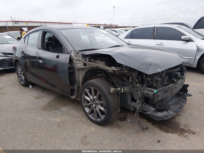 2018 MAZDA MAZDA3 TOURING | 3MZBN1V36JM252432 | UPCARS