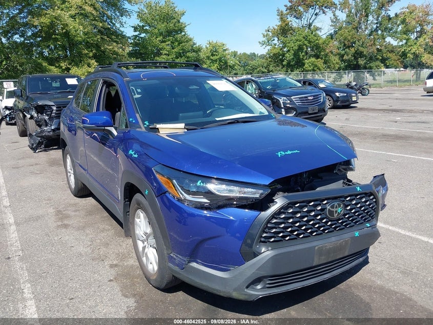 2023 TOYOTA COROLLA CROSS LE | 7MUBAABG3PV061183 | UPCARS