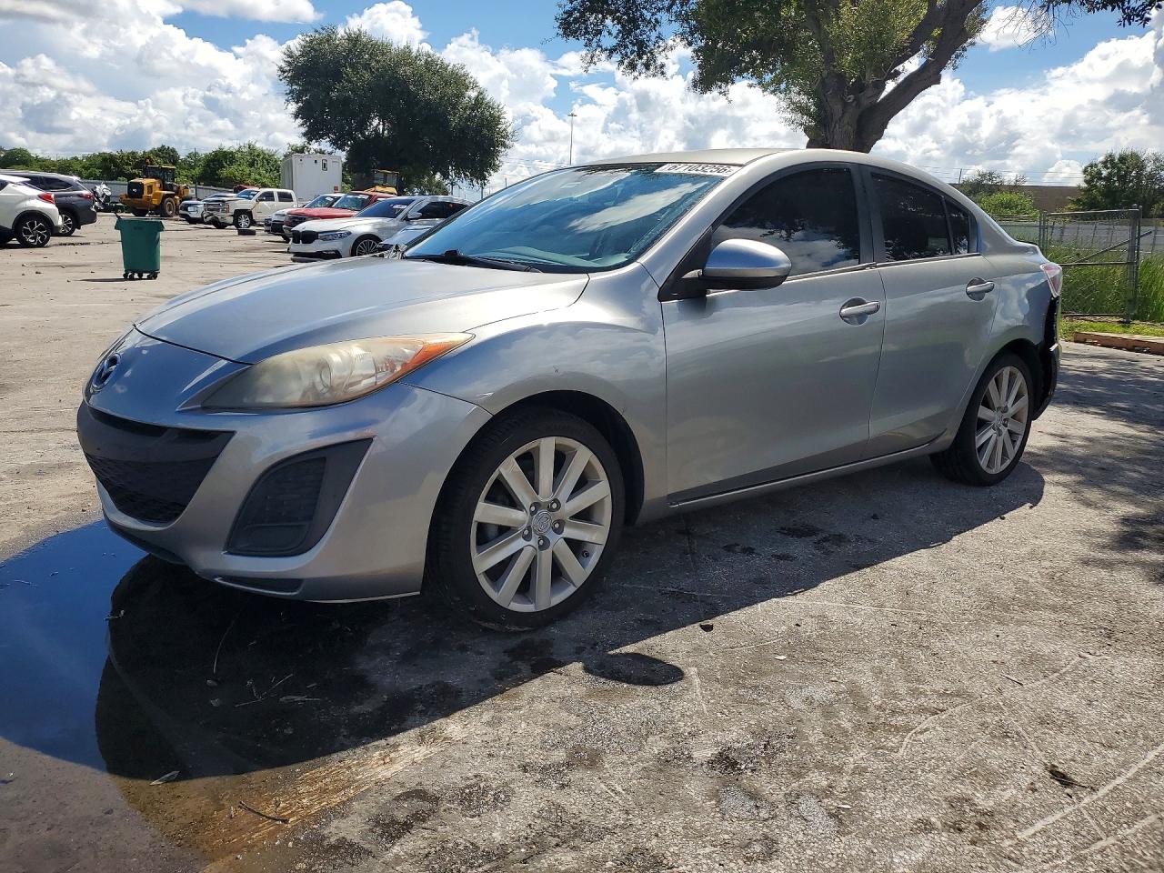 2011 MAZDA 3 I | JM1BL1VF8B1497945 | UPCARS