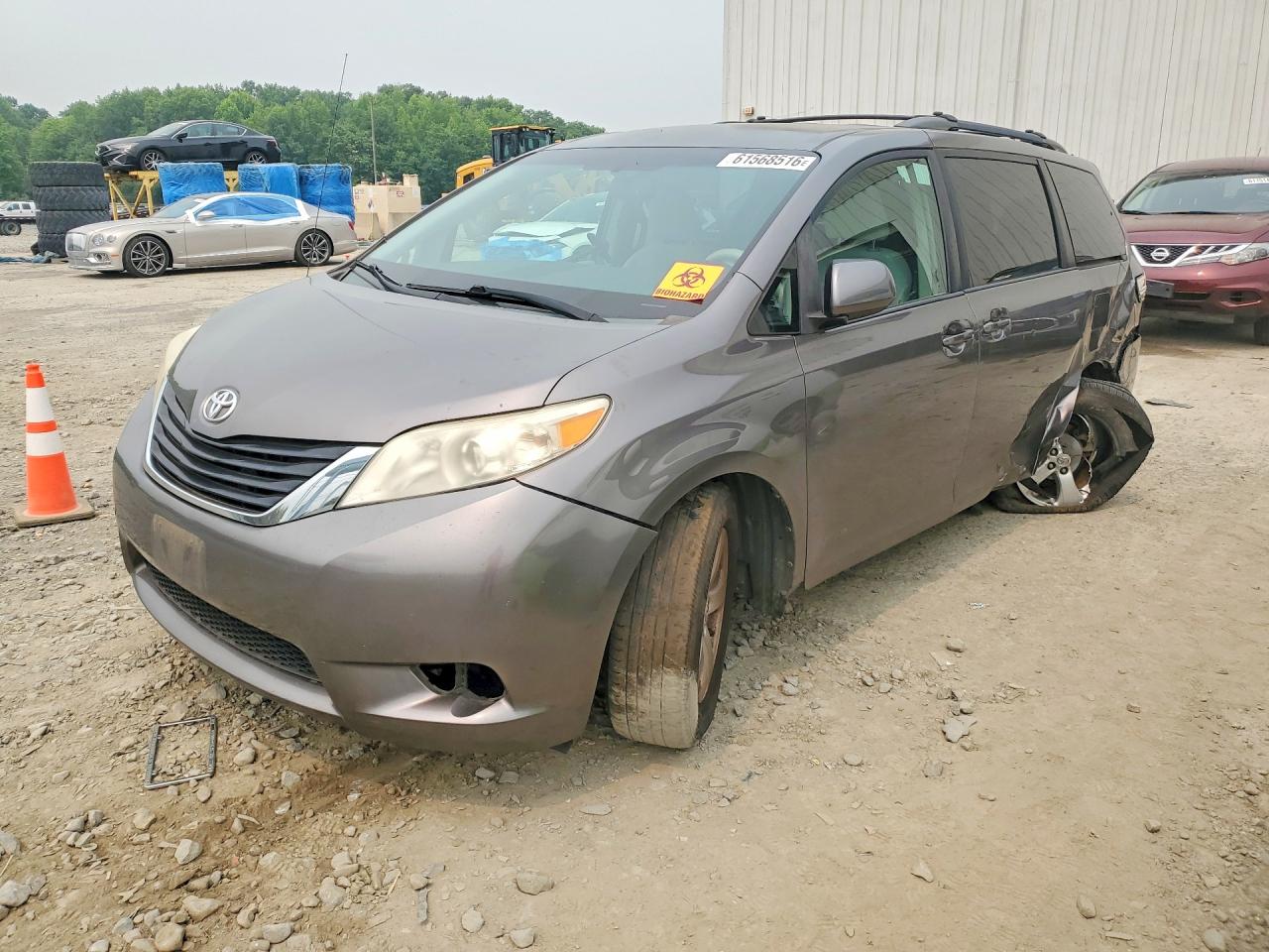 2011 TOYOTA SIENNA LE | 5TDKK3DC2BS126241 | UPCARS