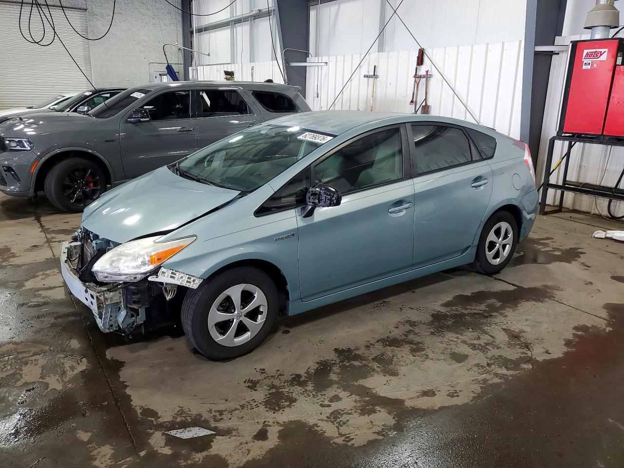 2015 TOYOTA PRIUS TWO | JTDKN3DUXF1979179 | UPCARS