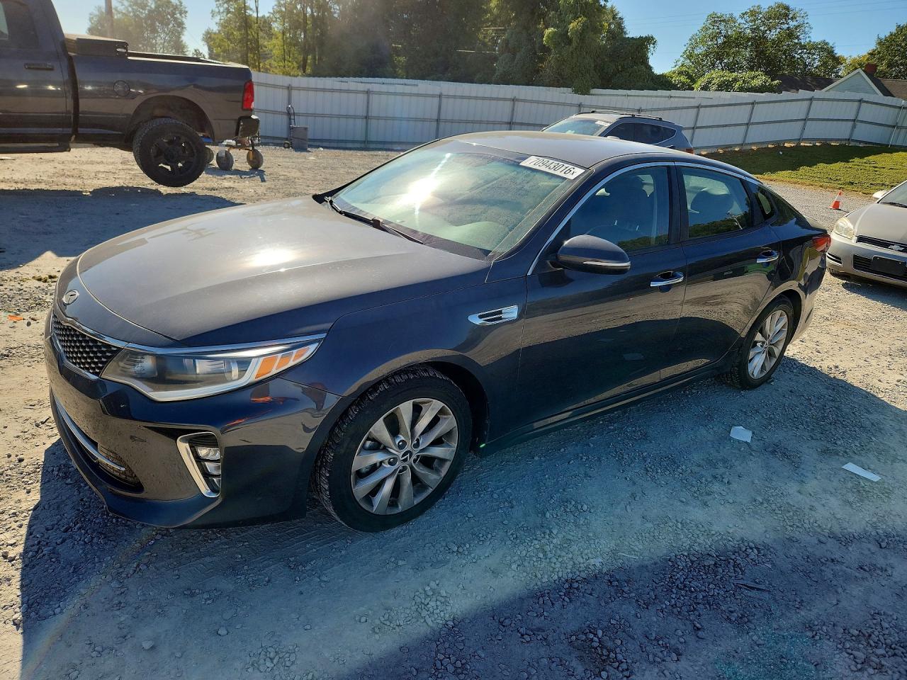 2018 KIA OPTIMA S | 5XXGT4L33JG220736 | UPCARS