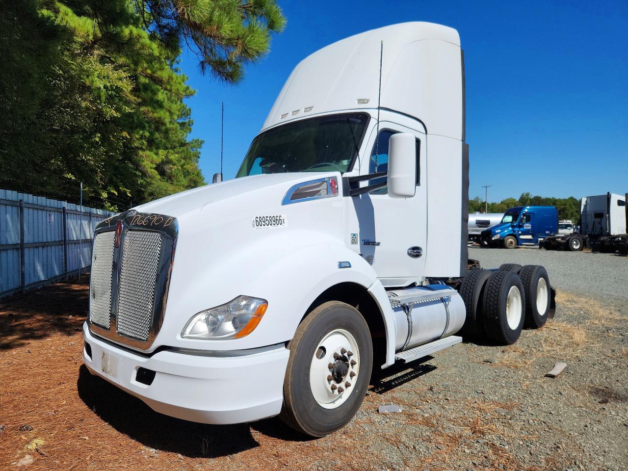 2017 KENWORTH T680 SEMI TRUCK | 1XKYDP9X4HJ176690 | UPCARS