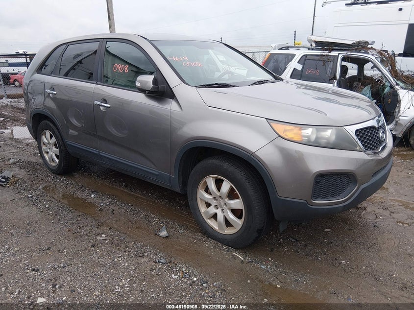 2011 KIA SORENTO LX | 5XYKT3A10BG009772 | UPCARS