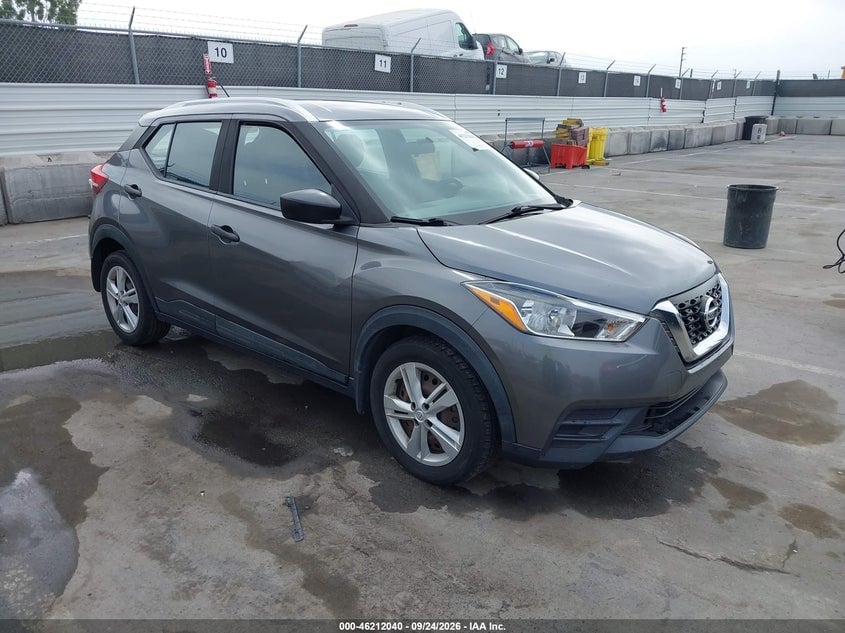 2018 NISSAN KICK S | 3N1CP5CU7JL545138 | UPCARS
