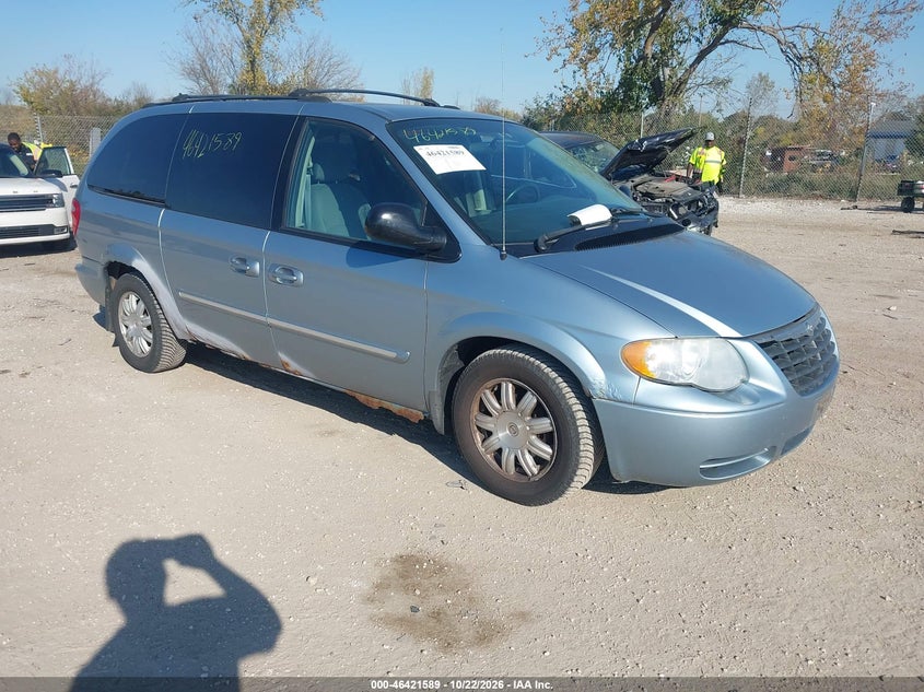 2005 CHRYSLER TOWN & COUNTRY TOURING | 2C4GP54L05R185157 | UPCARS