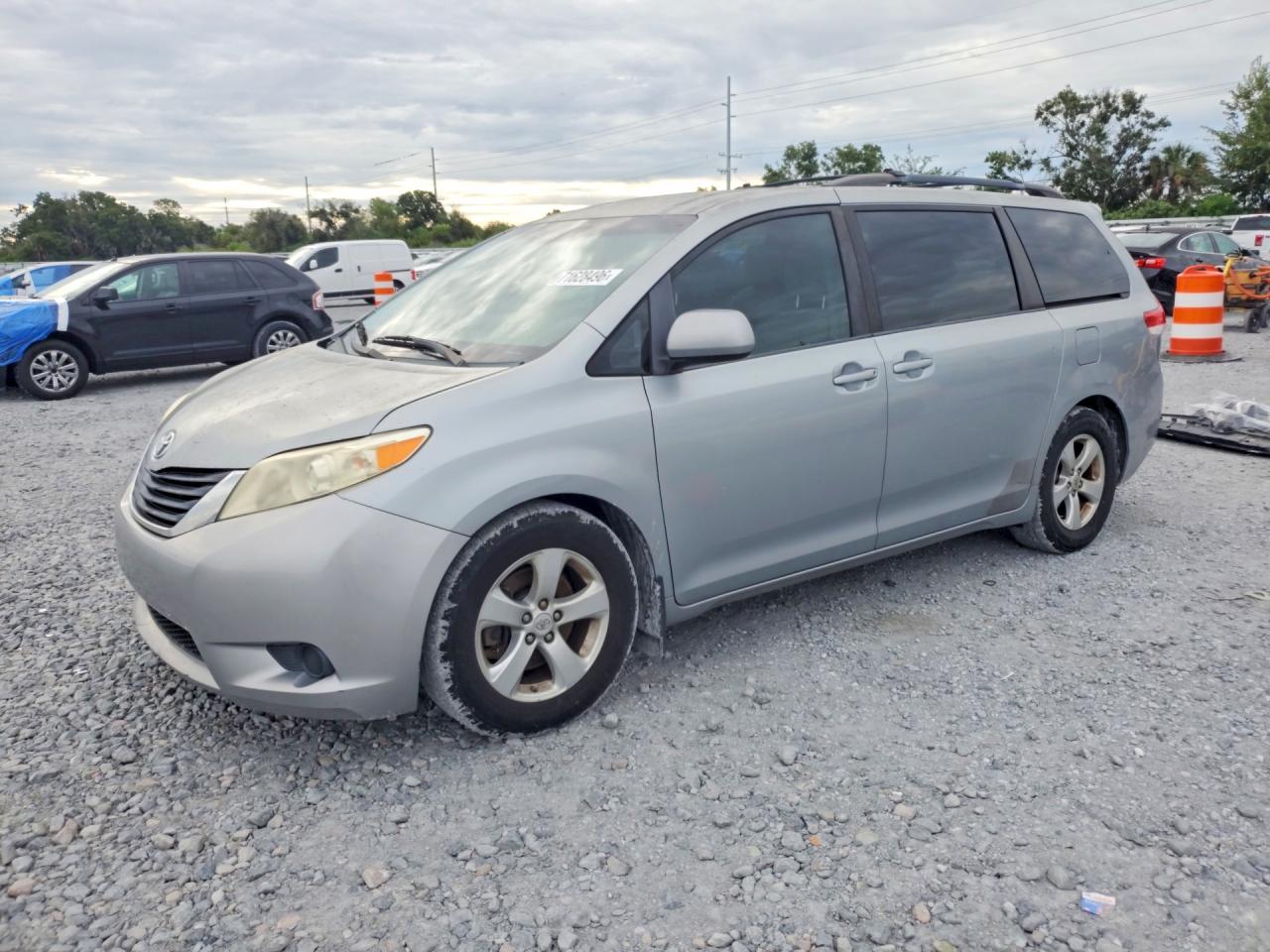 2011 TOYOTA SIENNA LE | 5TDKK3DC7BS139034 | UPCARS