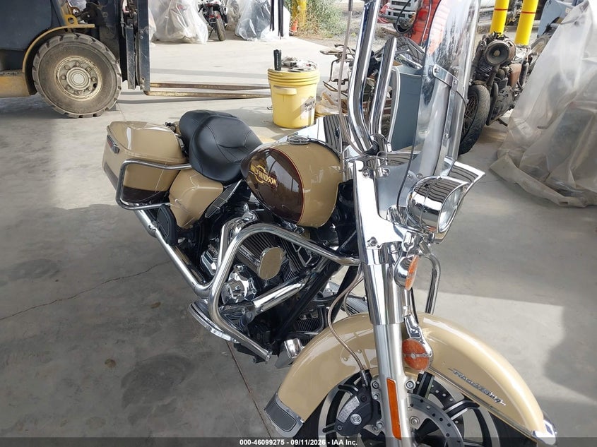 2014 HARLEY-DAVIDSON FLH ROAD KING | 1HD1FBM18EB622101 | UPCARS