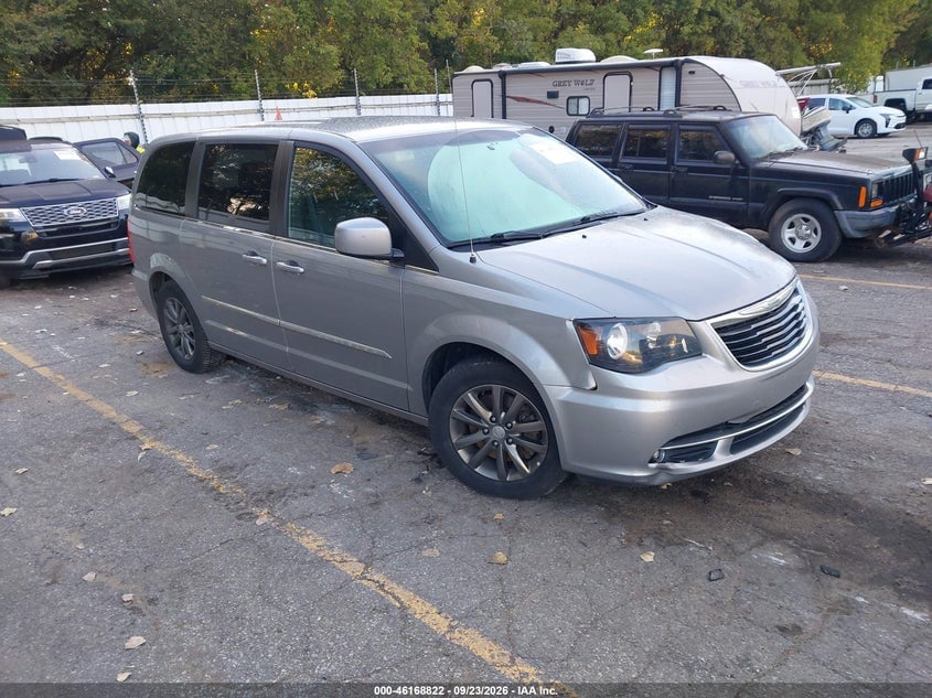 2015 CHRYSLER TOWN & COUNTRY S | 2C4RC1HG4FR698066 | UPCARS