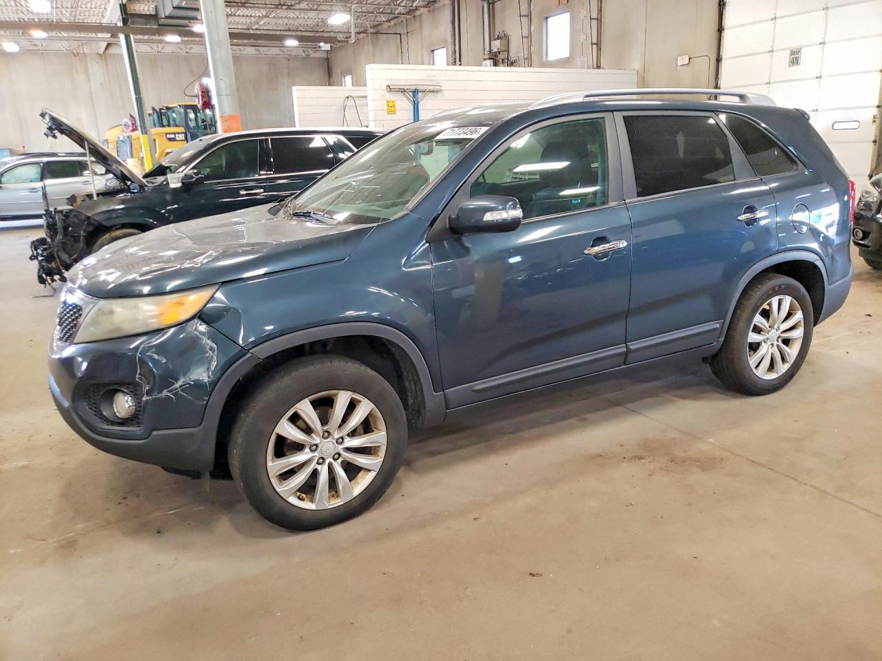 2011 KIA SORENTO EX | 5XYKU4A21BG040587 | UPCARS
