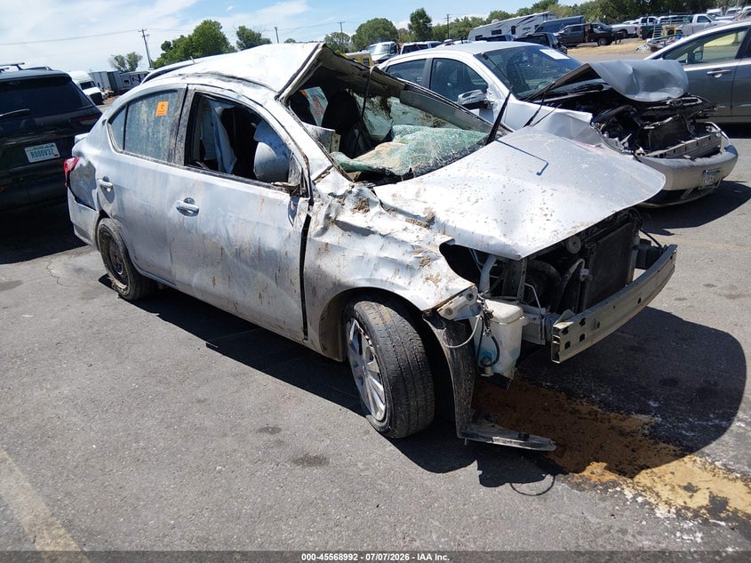 2016 NISSAN VERSA | 3N1CN7AP1GL881634 | UPCARS