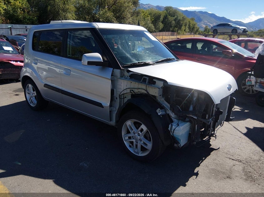 2010 KIA SOUL + | KNDJT2A24A7703083 | UPCARS