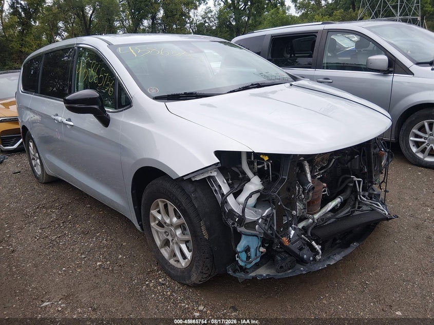 2024 CHRYSLER PACIFICA TOURING L | 2C4RC1BG2RR125406 | UPCARS