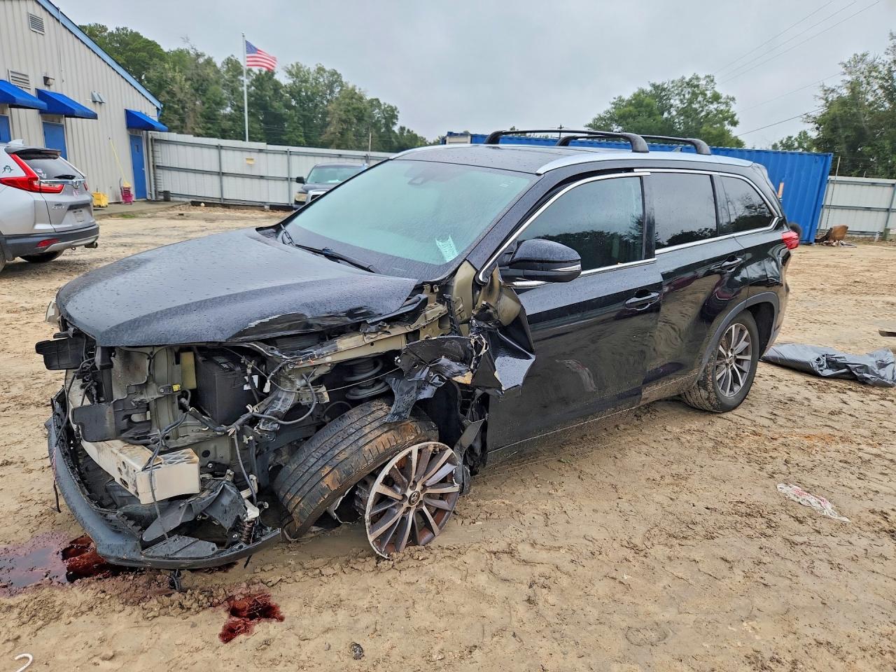 2018 TOYOTA HIGHLANDER XLE | 5TDKZRFH2JS534082 | UPCARS