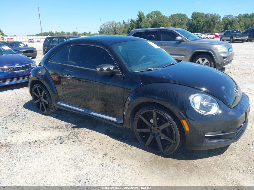2012 VOLKSWAGEN BEETL ENTRY | 3VWFP7AT6CM646682 | UPCARS