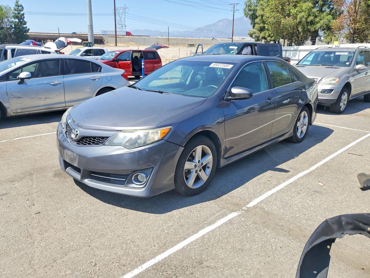 2014 TOYOTA CAMRY SE | 4T1BF1FKXEU408782 | UPCARS