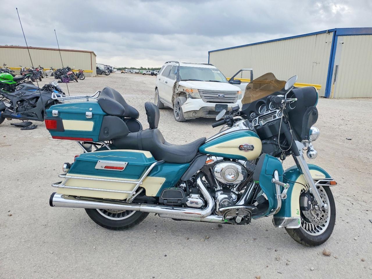 2009 HARLEY-DAVIDSON FL | 1HD1FC4139Y601374 | UPCARS