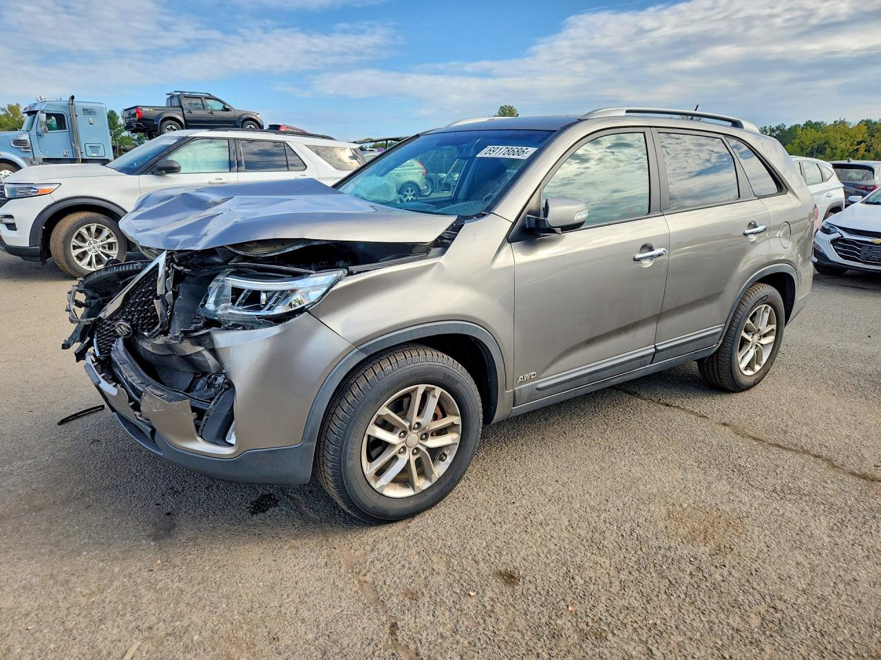 2015 KIA SORENTO LX | 5XYKTDA66FG624334 | UPCARS