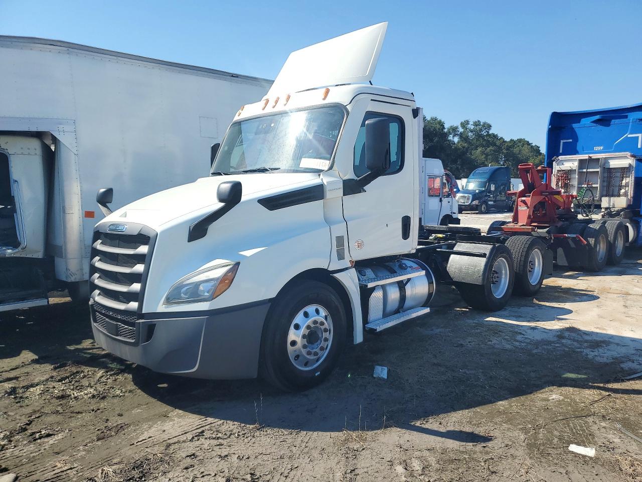 2021 FREIGHTLINER ALL OTHER SEMI TRUCK | 3AKJHLDV2MDMT6388 | UPCARS