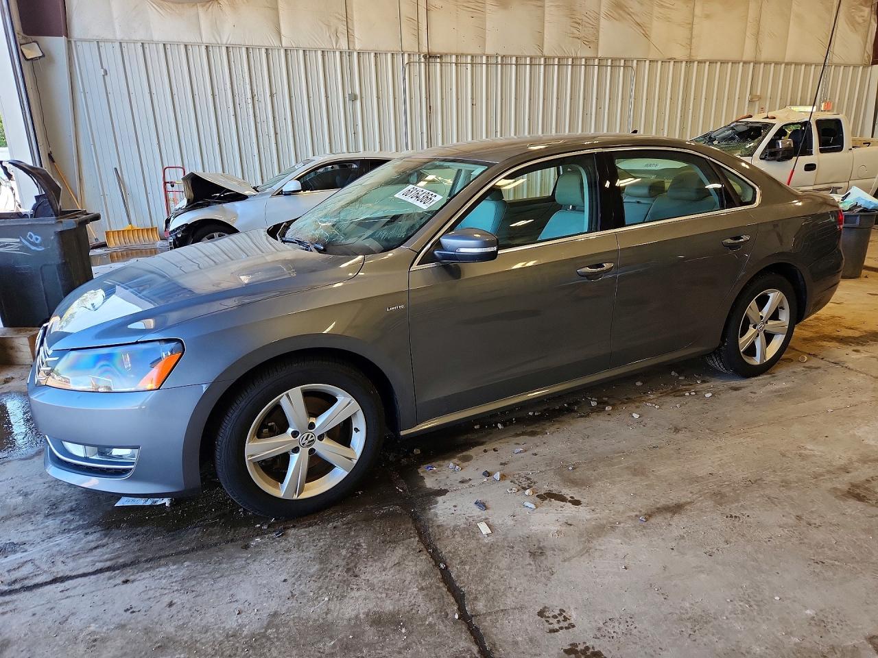 2015 VOLKSWAGEN PASSAT S | 1VWAS7A33FC100372 | UPCARS