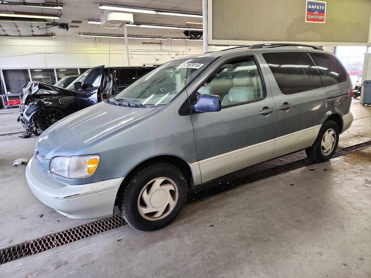 1999 TOYOTA SIENNA | 4T3ZF13C9XU098937 | UPCARS