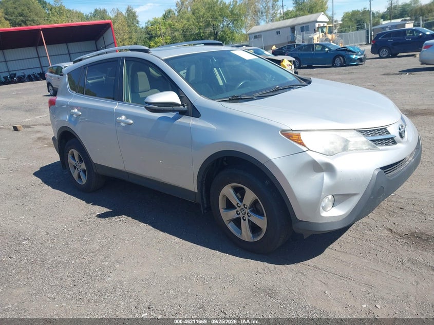 2015 TOYOTA RAV4 XLE | JTMRFREV7FD111323 | UPCARS