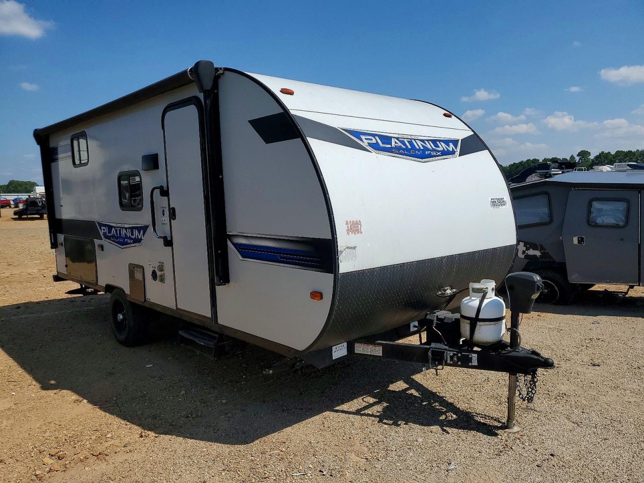 2022 FORESRIVER SALEM FSX FOREST RIVER PLATINUM  CAMPER | 5ZT2SMGC6NG073073 | UPCARS