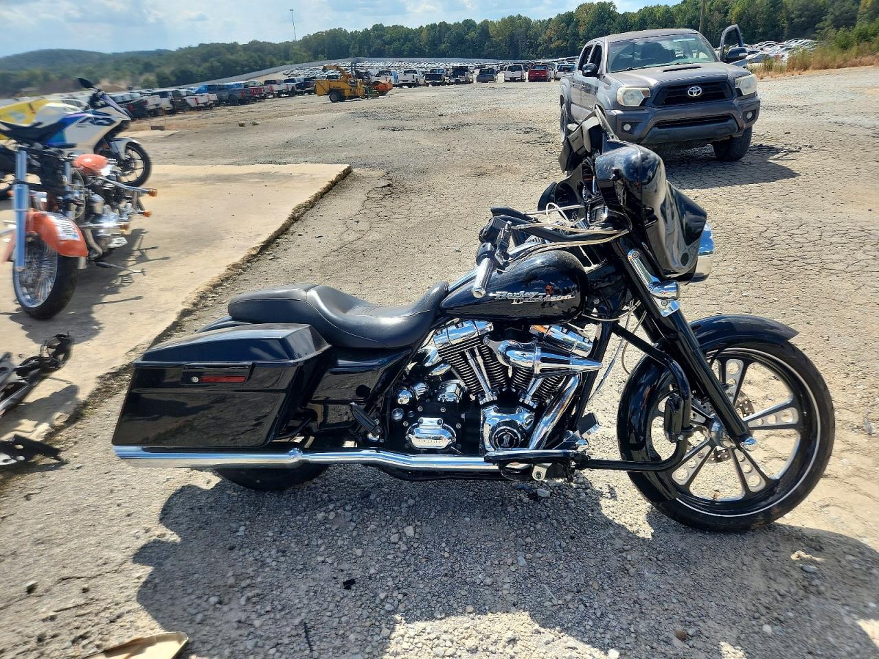 2007 HARLEY-DAVIDSON FL | 1HD1KB4107Y688833 | UPCARS