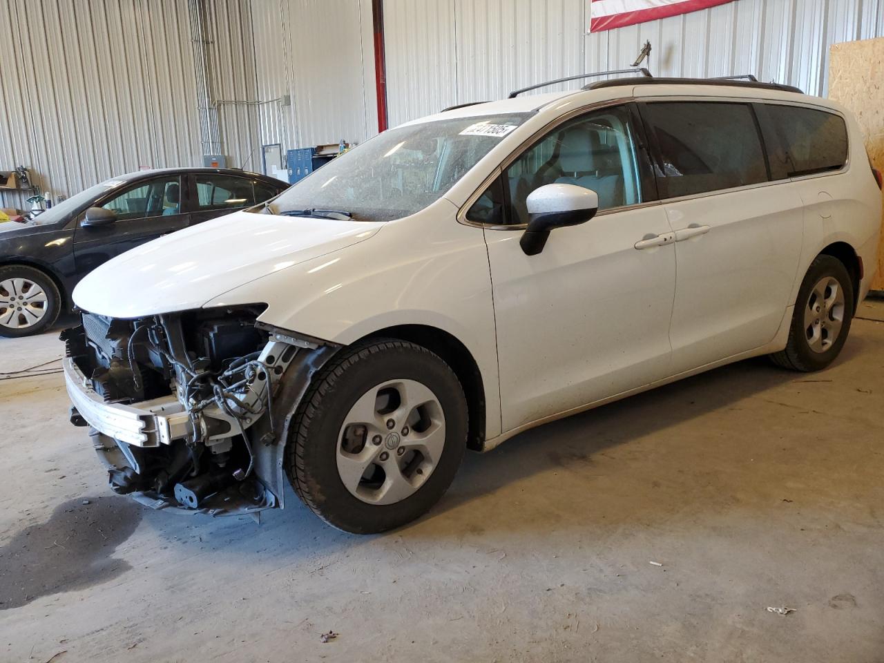 2017 CHRYSLER PACIFICA LX | 2C4RC1CGXHR599195 | UPCARS
