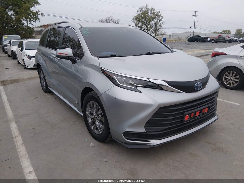2021 TOYOTA SIENNA LE | 5TDKRKEC1MS005952 | UPCARS