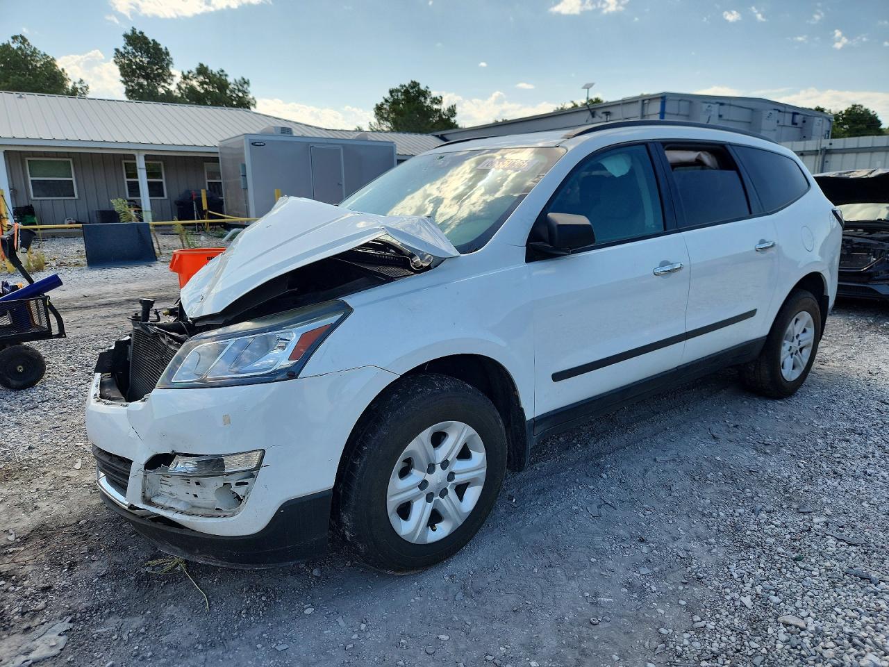 2017 CHEVROLET TRAVERSE LS | 1GNKRFEDXHJ258102 | UPCARS
