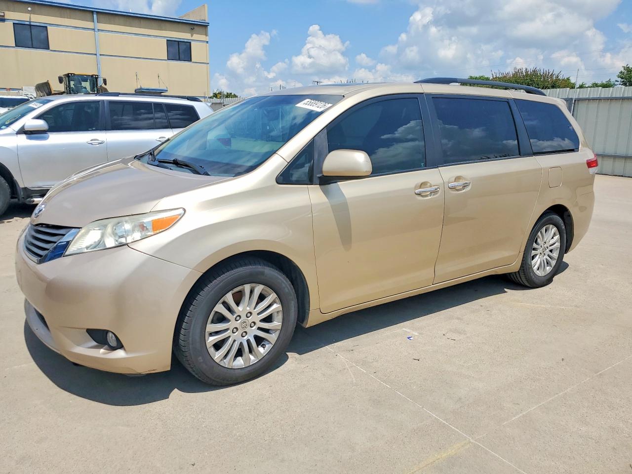 2011 TOYOTA SIENNA | 5TDYK3DC0BS085411 | UPCARS