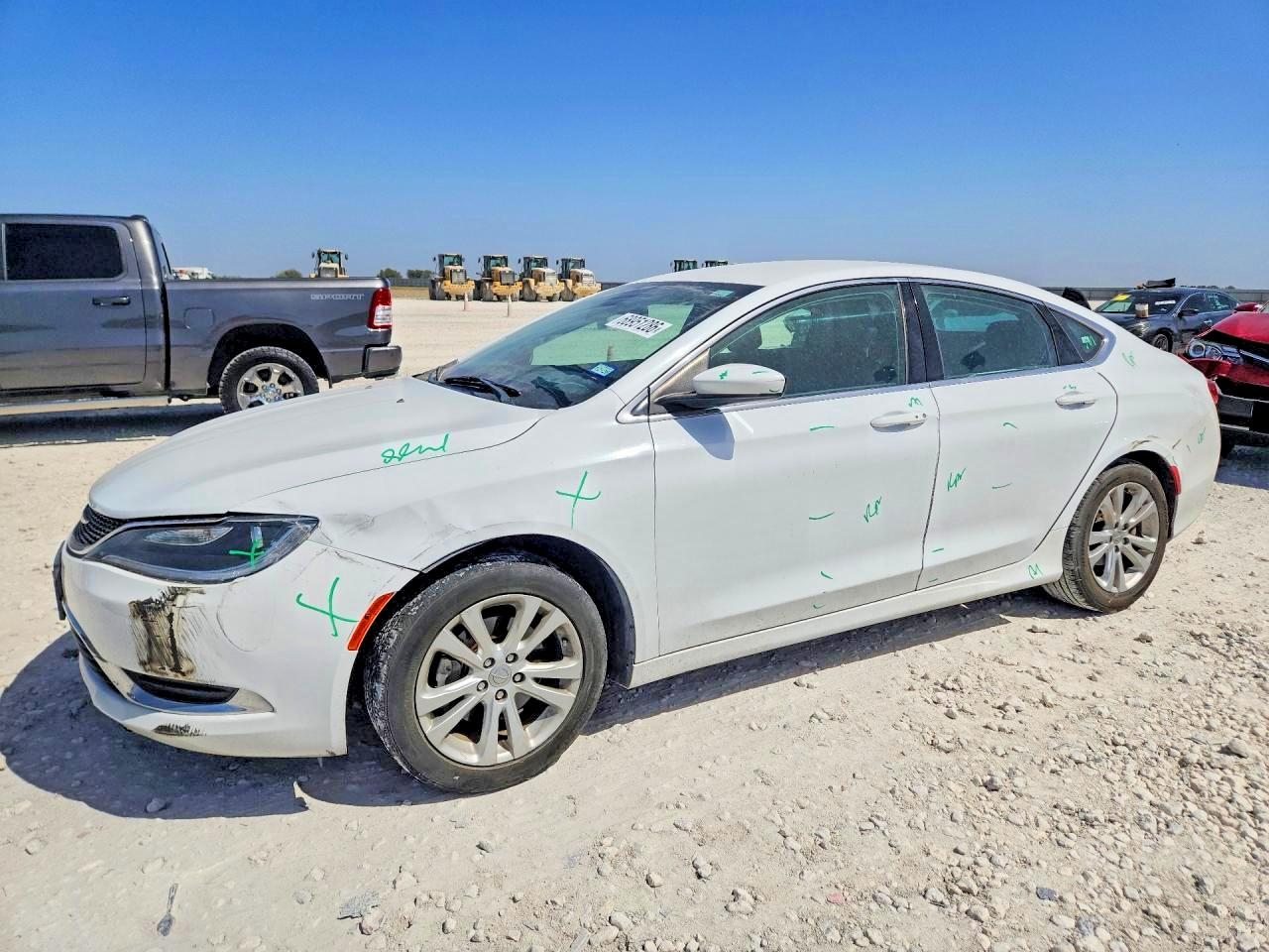 2015 CHRYSLER 200 LIMITED | 1C3CCCAB9FN578717 | UPCARS